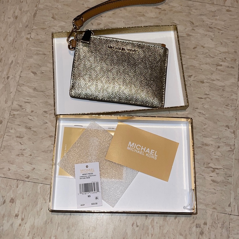 NWT Michael Kors Wristlet